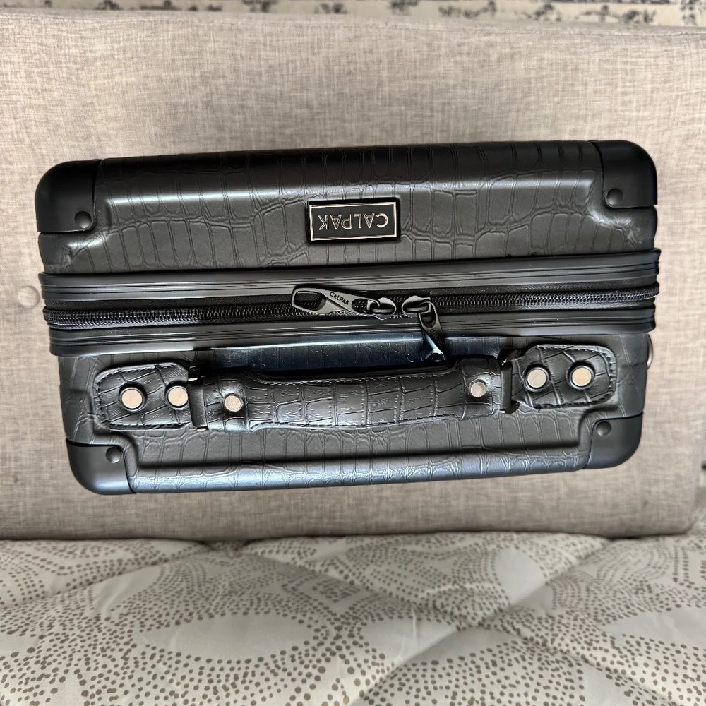 Calpak Carryon Makeup Case - Picture 1 of 7